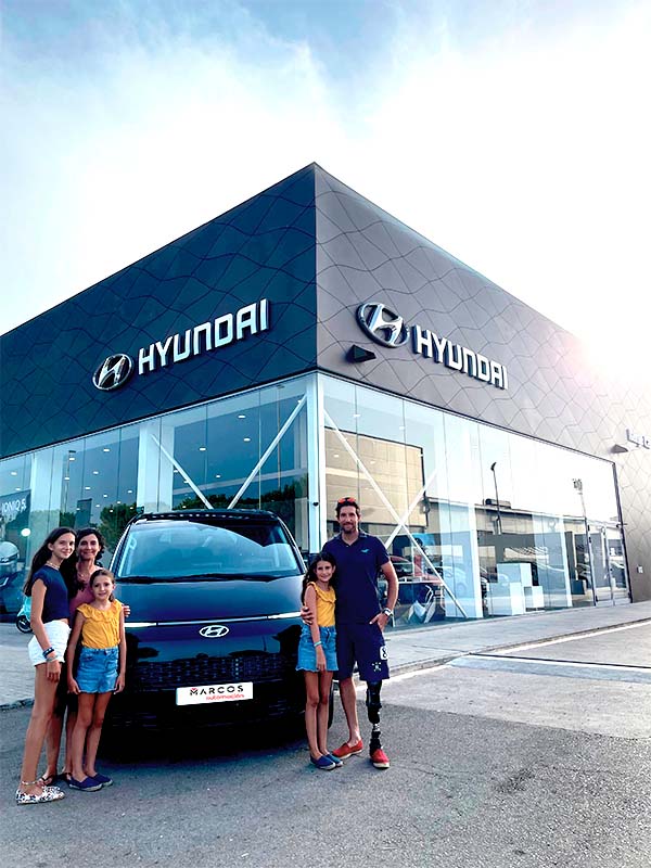 Hyundai Marcos Automoción, entrega la primera monovolumen Hyundai Staria de Valencia.